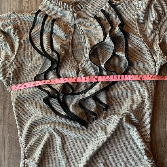 Ruffled top - Picture 5 of 8